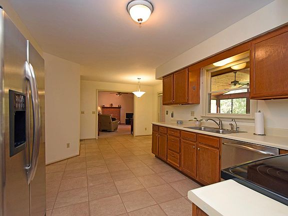 5th image of 4126 Malaer Dr