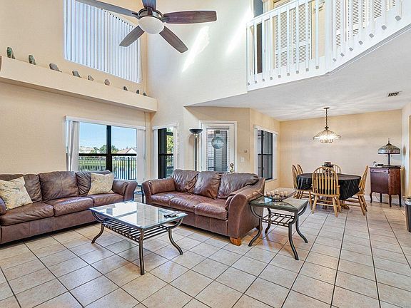 4th image of 2755 Foxhall Dr E