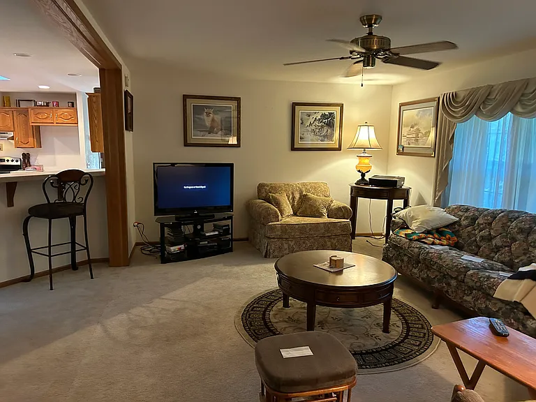 1360 Cypress Ct — Photo 4