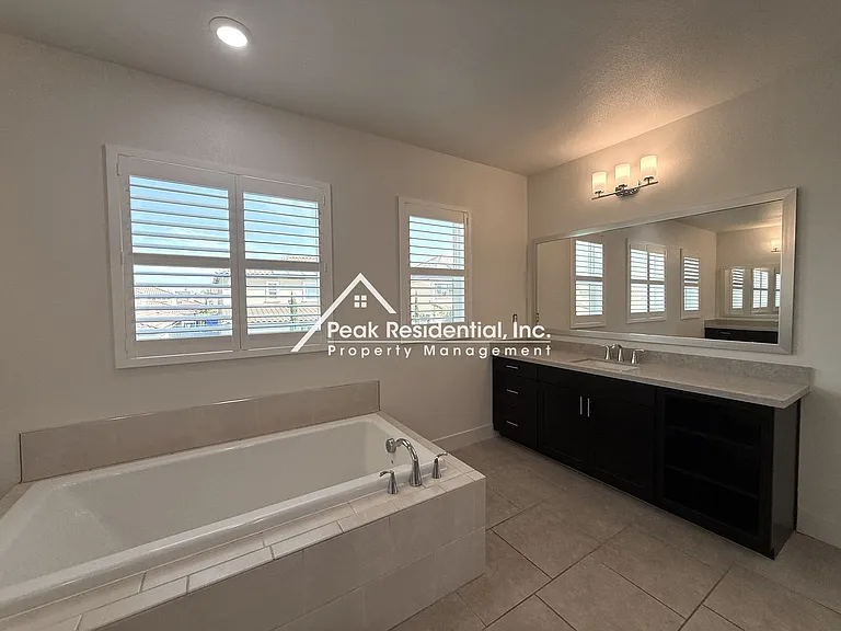 3535 Heron Ct — Photo 40