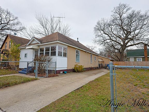 2nd image of 2505 Leahy St
