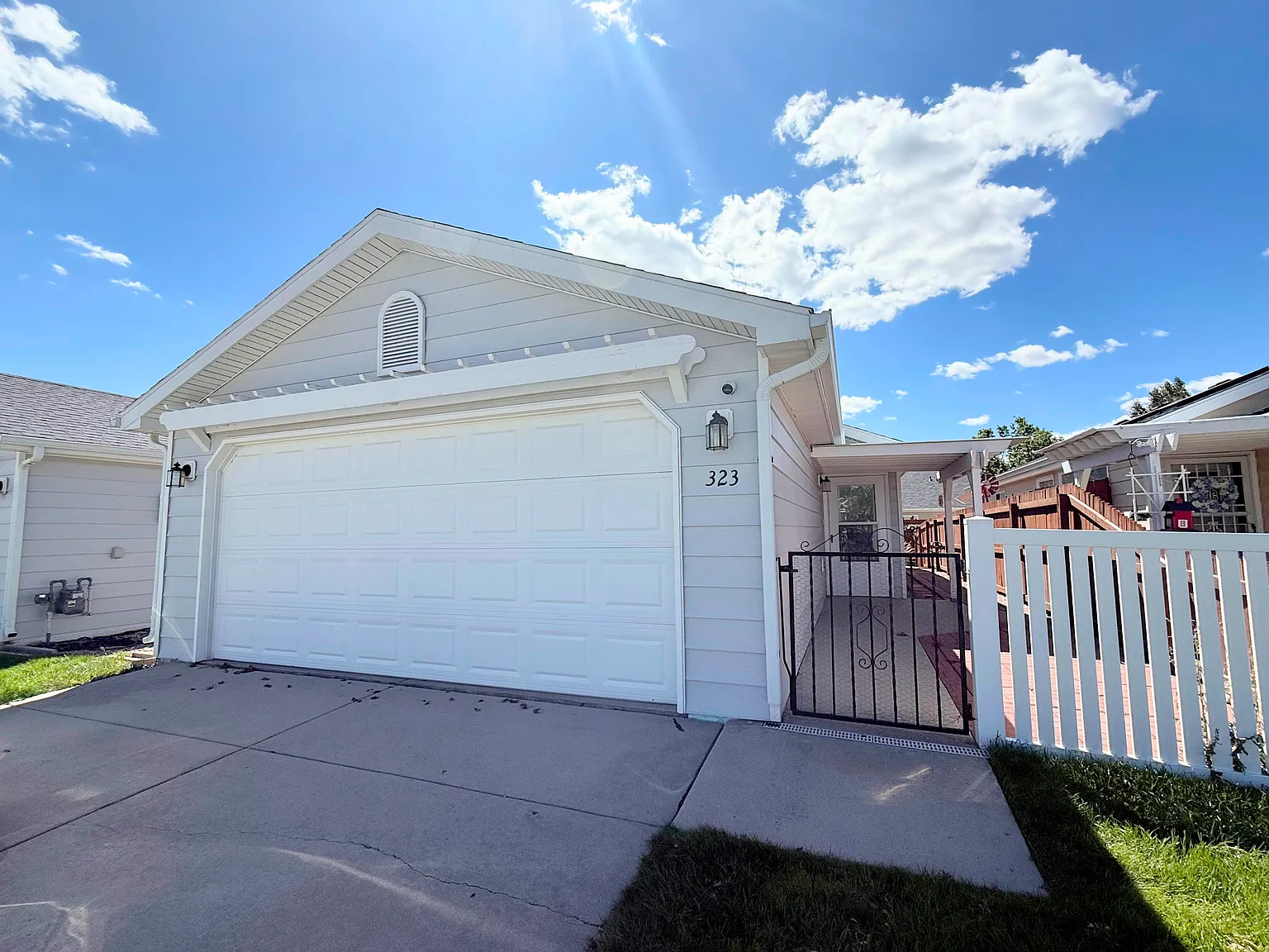 2 bed, 1057 sqft, $1,850 — Photo 1