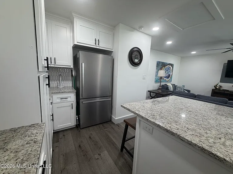 4060 Cardinal St — Photo 8