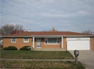 1455 Berkshire Dr E, Mishawaka, IN