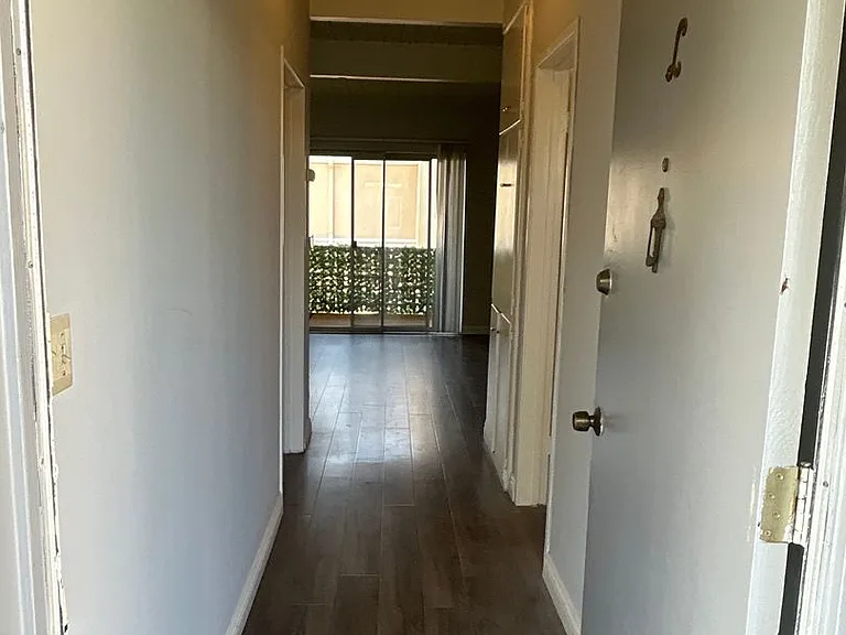 611 N Alhambra Ave — Photo 3