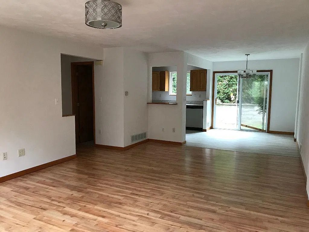 2 bed, 1.5 bath, 1500 sqft, $1,315 — Photo 1