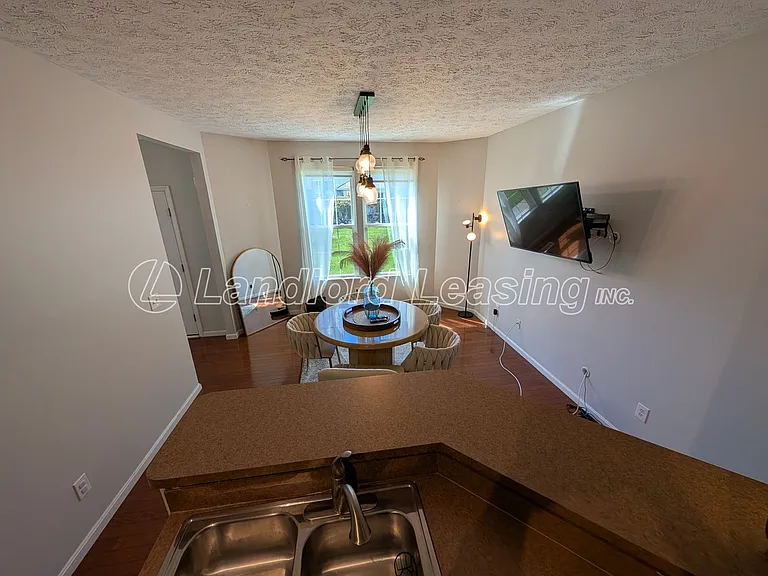 33317 Fairport Dr — Photo 6