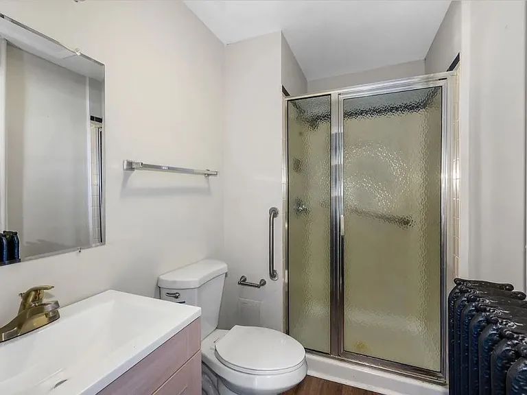 2335 May St #3R — Photo 6