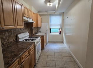 24-49 27th St #G, Astoria, NY 11102