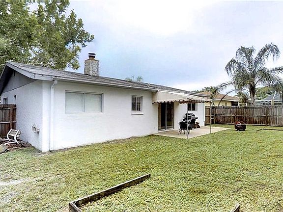 3rd image of 1706 Hibiscus Cir N