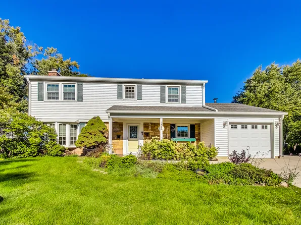 1422 Amherst Dr, Schaumburg, IL 60194