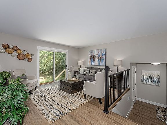 4th image of 11472 Ravensberg Ct