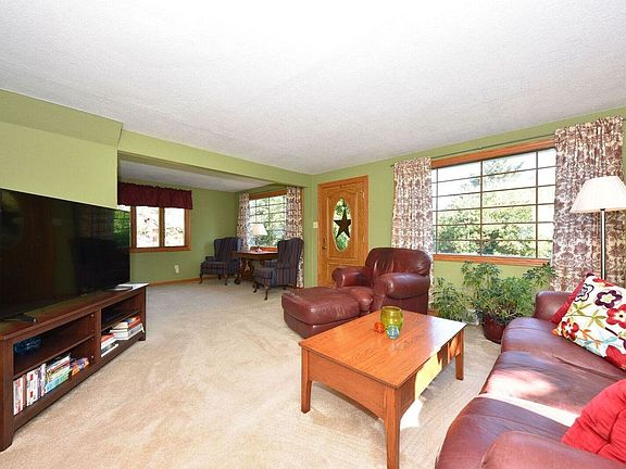 4th image of 4127 W Woodale Ave