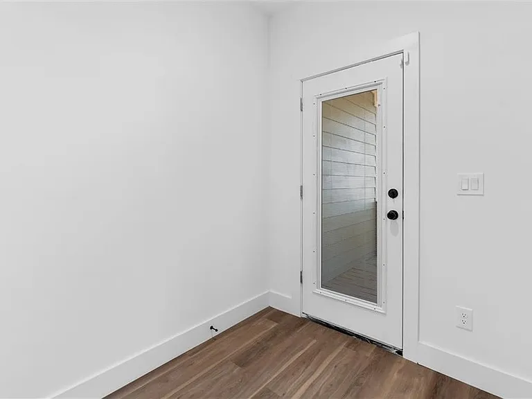 598 Formwalt St SW #B — Photo 25