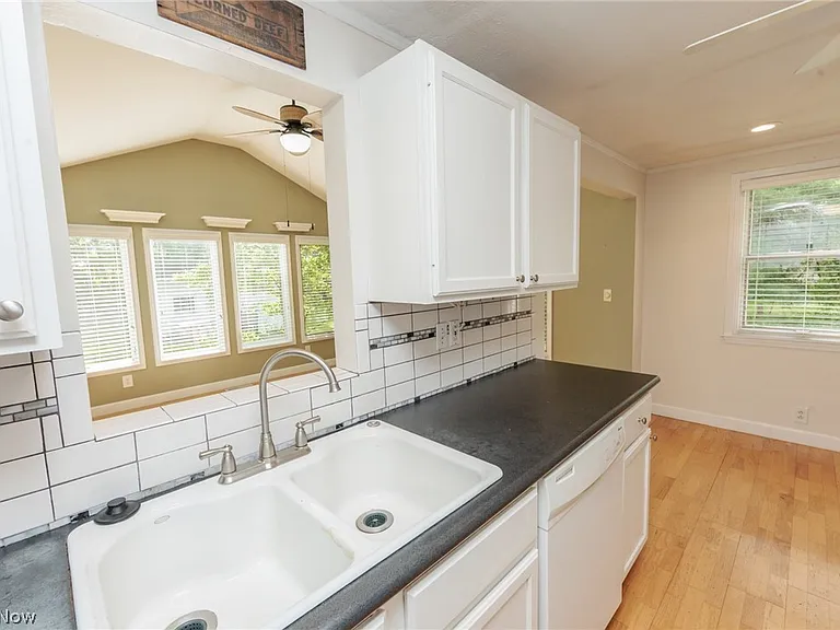 7381 Portage St — Photo 13