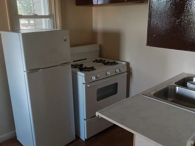 214 E Denver St #215.5 — Photo 1