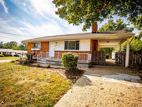 3rd image of 8365 Chesswood Dr