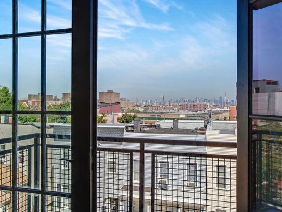 1st image of 82 Jefferson St #3