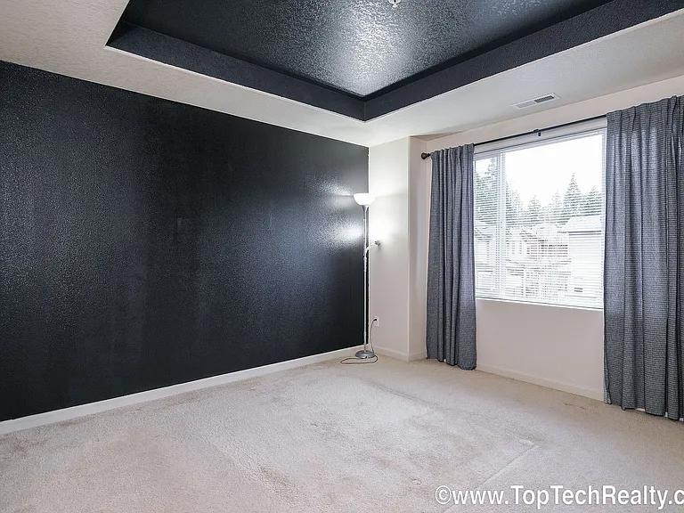 477 NW Edgeway Dr — Photo 11