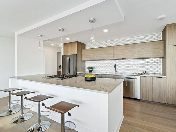 3rd image of 3440 N Lake Shore Dr APT 17A