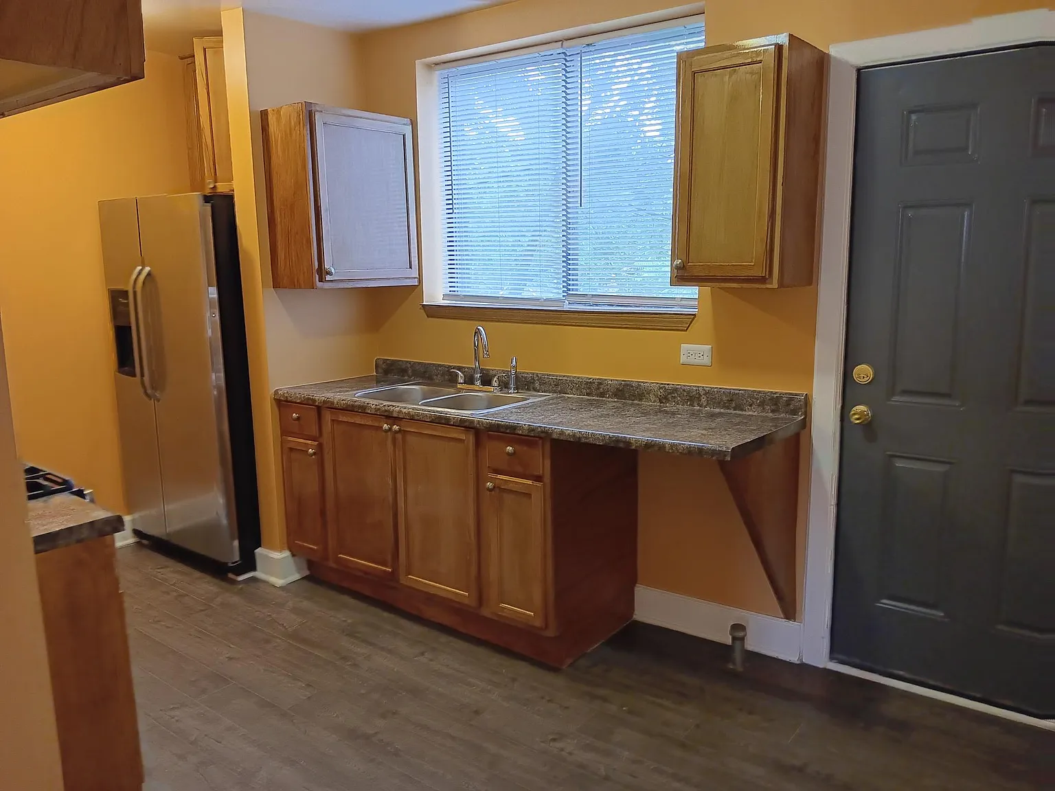 2 bed, 1000 sqft, $1,475 — Photo 4