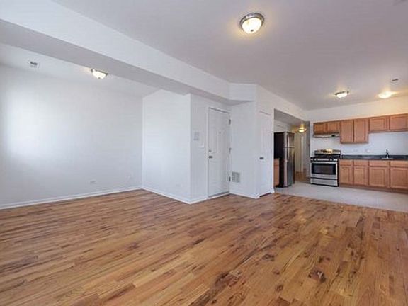 4th image of 7554 S Coles Ave #2B