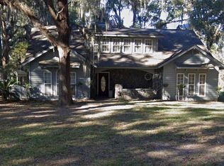 211 Lake Shore Dr, Midway, GA 31320