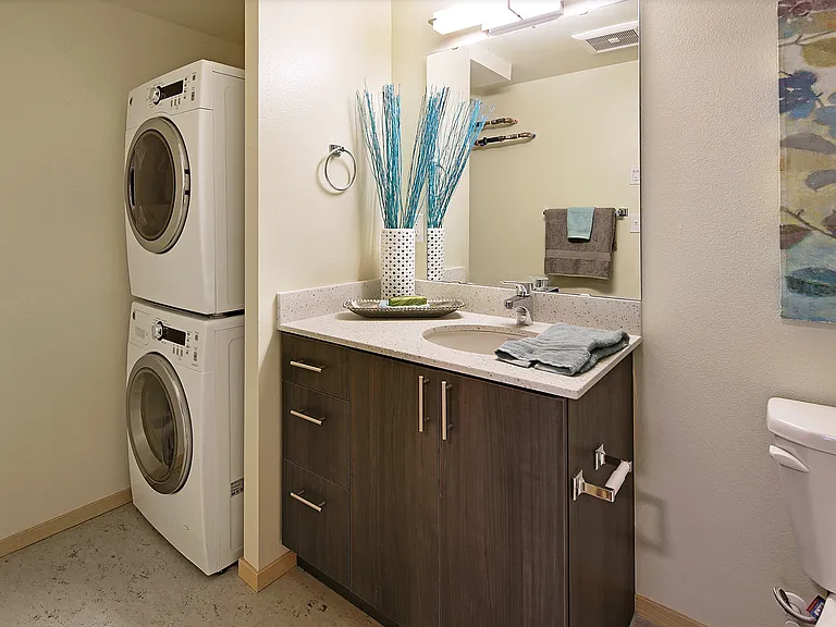 Glendale Apartments — Photo 13