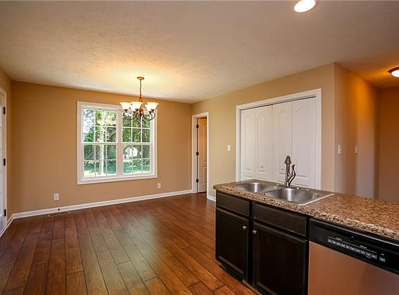 5th image of 198 Fox Mdw Lot 198