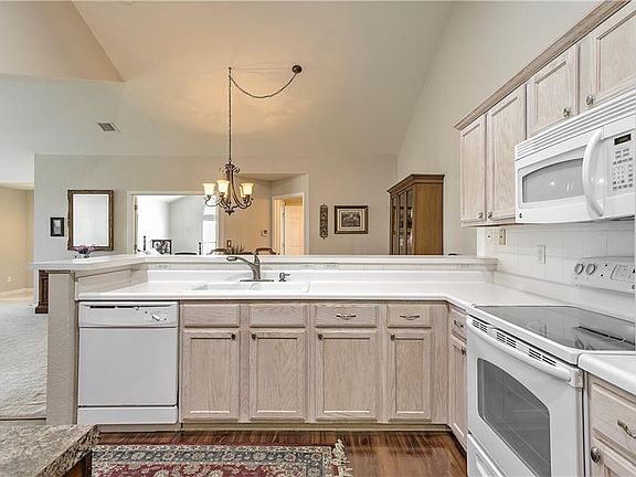 3rd image of 6117 NE Kensington Dr #28-B
