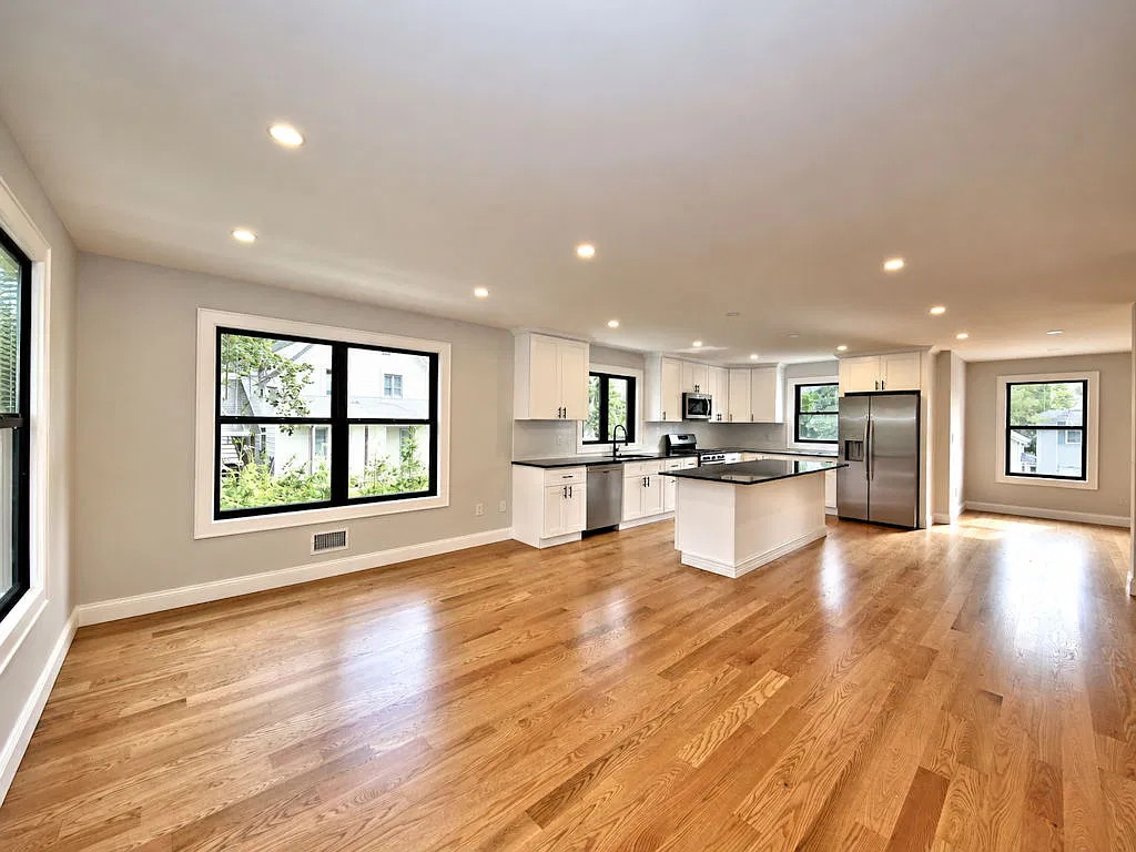 Apartment for Rent — Photo 2