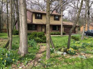 2115 S Woodshire Dr, New Berlin, WI 53151