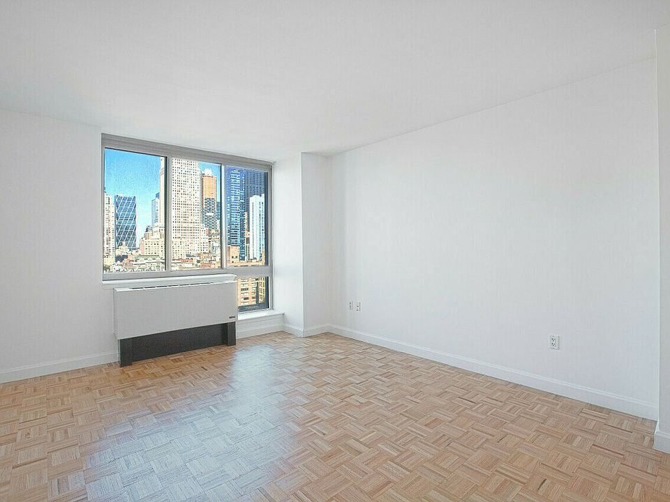 1st image of 360 W 43rd St APT S15f