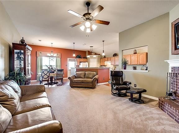 4th image of 749 Buffalo Springs Dr