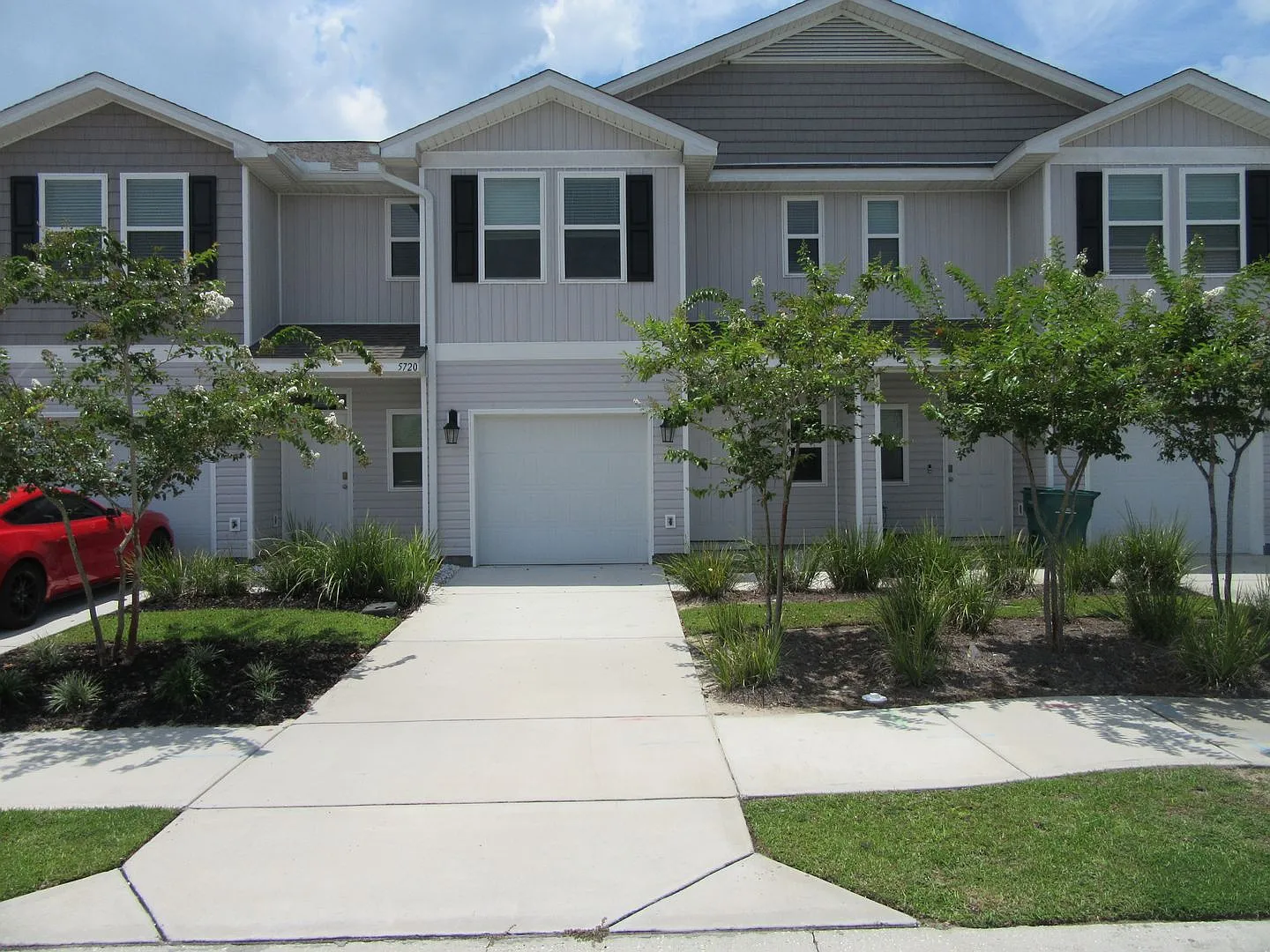3 bed, 2.5 bath, 1519 sqft, $1,695 — Photo 1