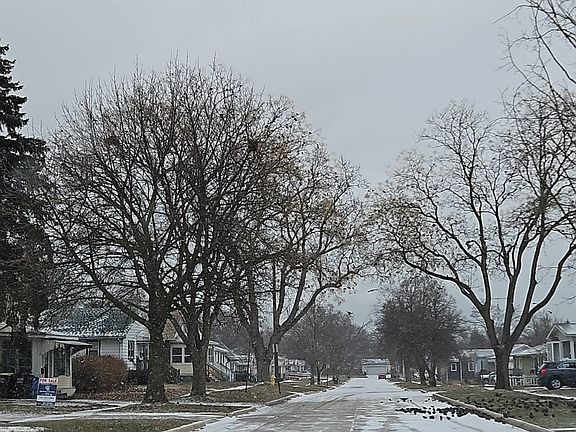 4th image of 699 E 7th St