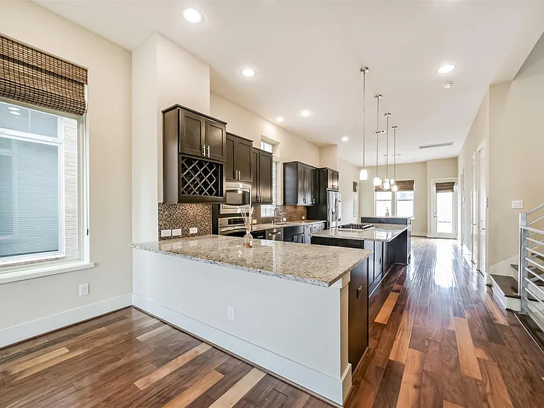 5425A Hidalgo St — Photo 8