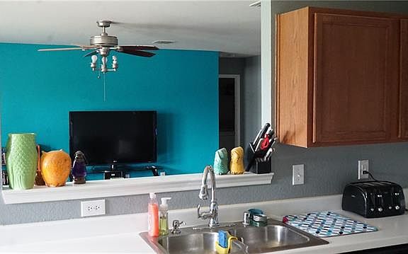 5th image of 1220 Evergreen St