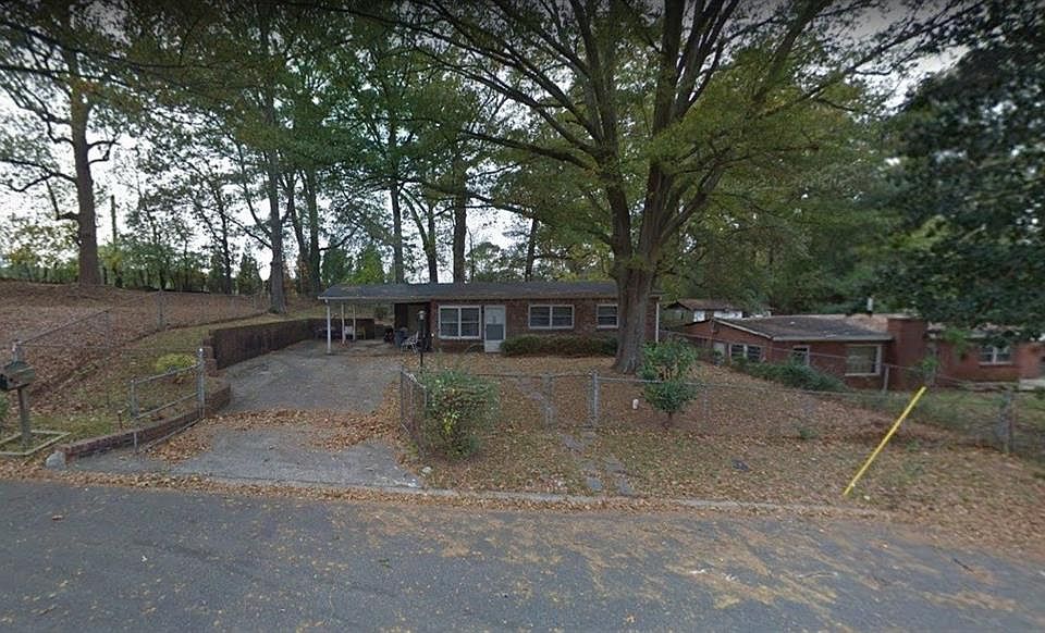1st image of 340 McDonald Ct