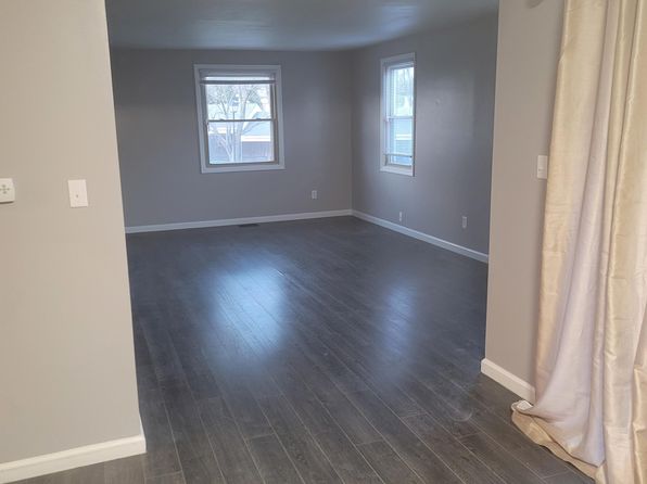 991 Manor Ln Unit R