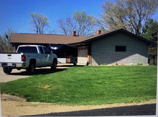 523 Rock Cut Rd, Hazel Green, WI 53811