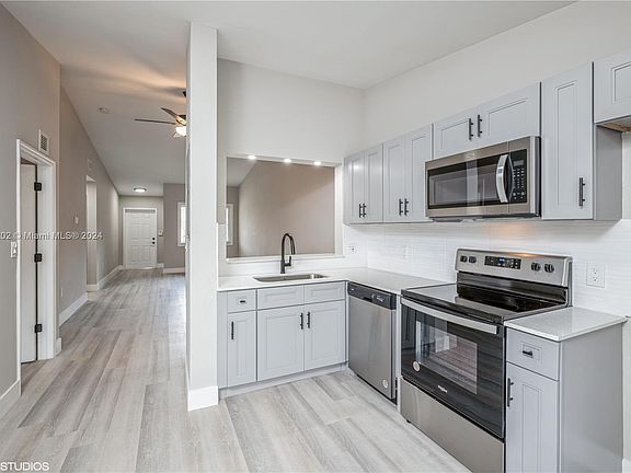 3rd image of 6220 SW 47th Ct APT 203