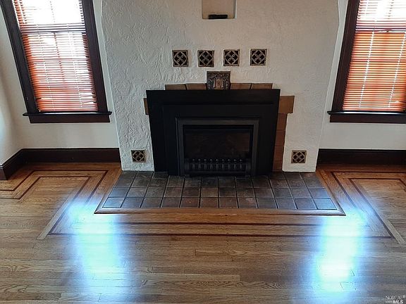 3rd image of 1610 Fern Pl