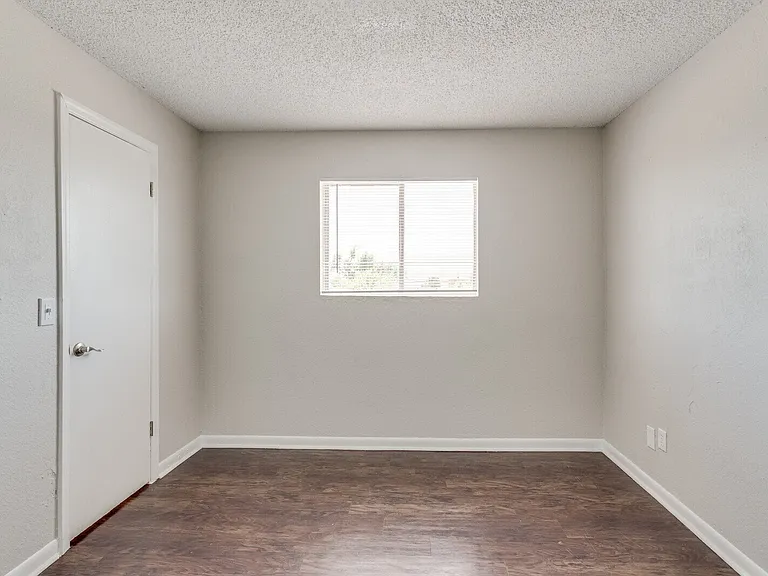 817 SW 23rd St #6 — Photo 21