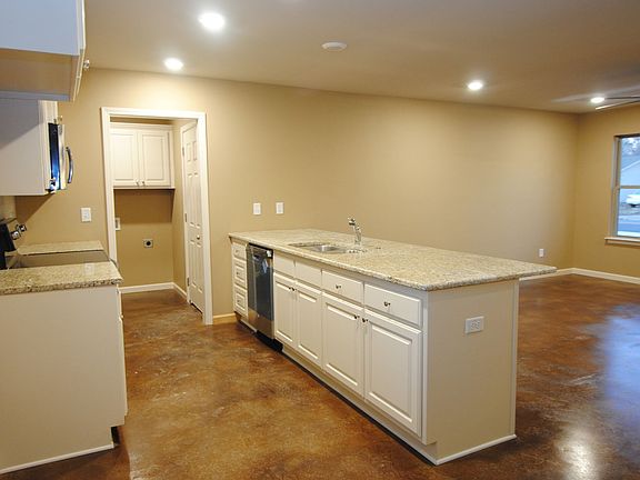 3rd image of 208 Kelso Rd