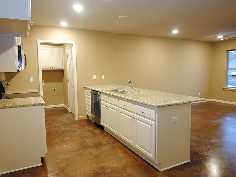 208 Kelso Rd — Photo 3