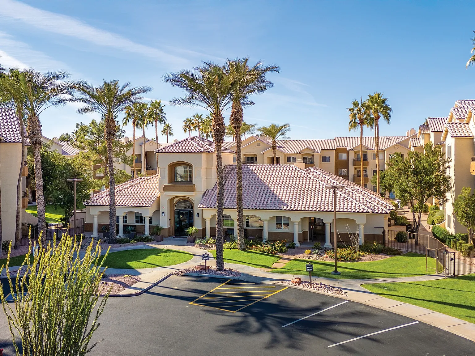 Sonterra Apartments at Paradise Valley — Photo 1