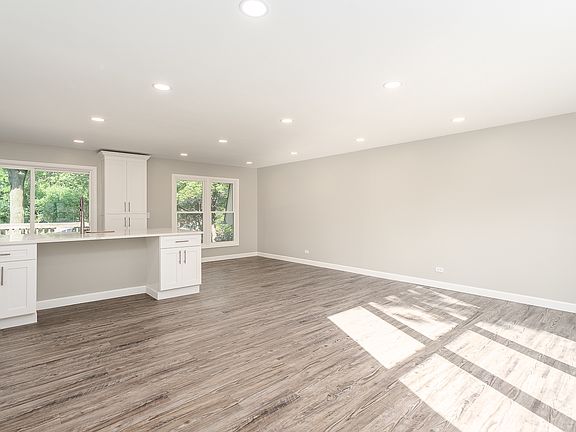 4th image of 647 N Ashbury Ave