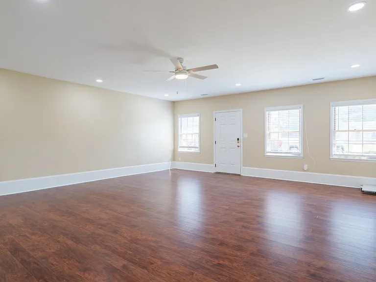 4104 Lantern Ln — Photo 6