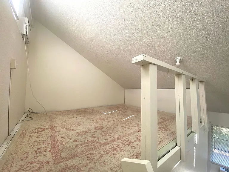 4910 Avenue H — Photo 17